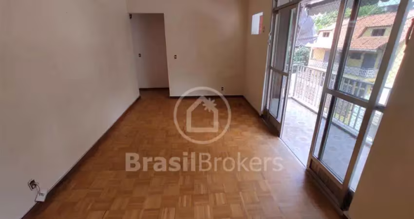 Apartamento de 2 quartos, dependência completa e sacada com  vista livre em excelente localização no jardim guanabara!
