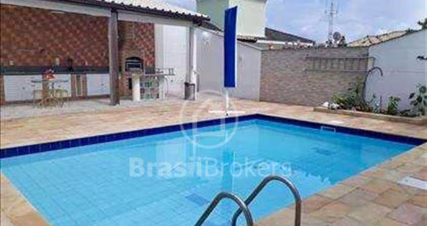 Casa à venda com 0m² e 4 quartos em Jardim Carioca, Rio de Janeiro - RJ