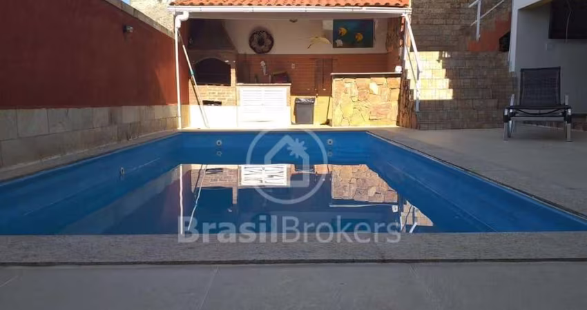 Casa à venda com 253,00m² e 5 quartos em Jardim Guanabara, Rio de Janeiro - rj