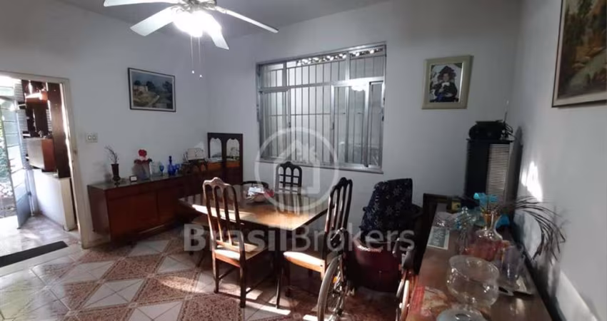 Casa à venda com 374,00m² e 3 quartos em Jardim Carioca, Rio de Janeiro - rj