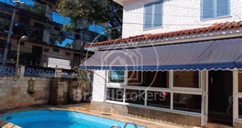Casa à venda com 448,00m² e 4 quartos em Jardim Guanabara, Rio de Janeiro - rj