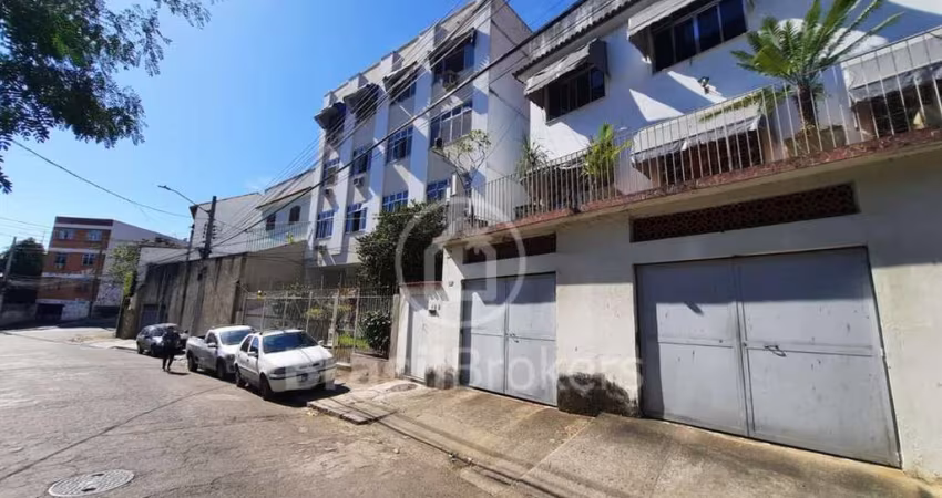 Apartamento tipo Casa com edícula e terraço com churrasqueira