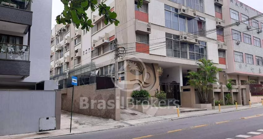 EXCELENTE APARTAMENTO DE 2 QUARTOS PRÓXIMO A PRAÇA DO GREGO