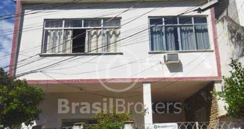 Casa 3 quartos, sendo 1 suíte