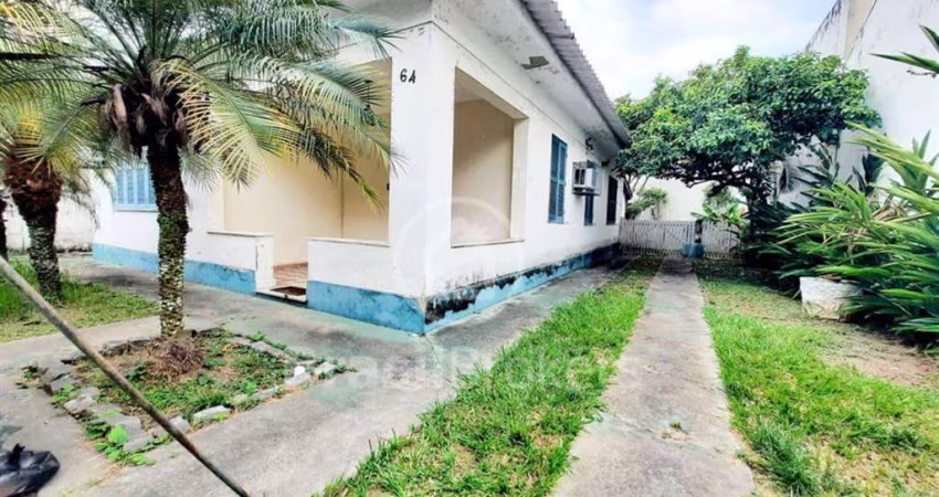 Casa 3 quartos, sendo 1 suíte
