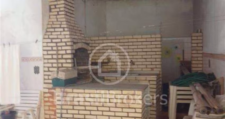 Casa 3 quartos, sendo 1 suíte