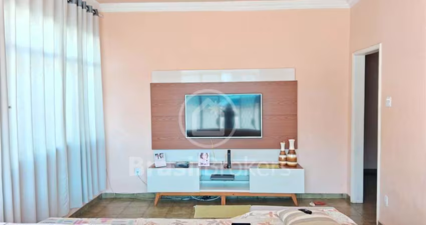 Casa 6 quartos, sendo 1 suíte