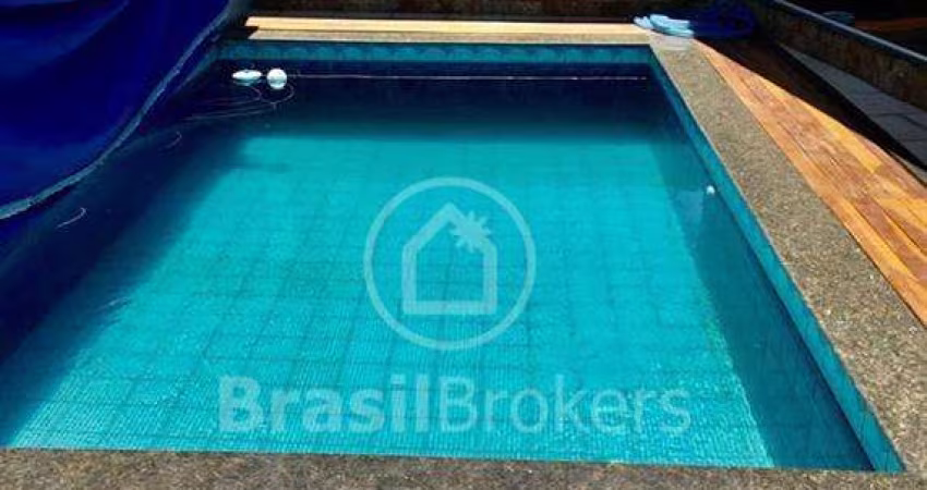 Casa 3 quartos, sendo 1 suíte