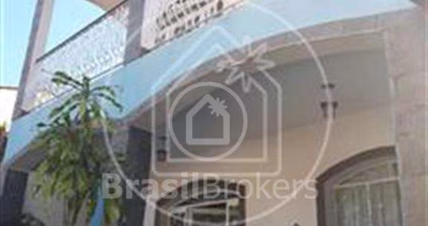 Casa 3 quartos, sendo 2 suítes
