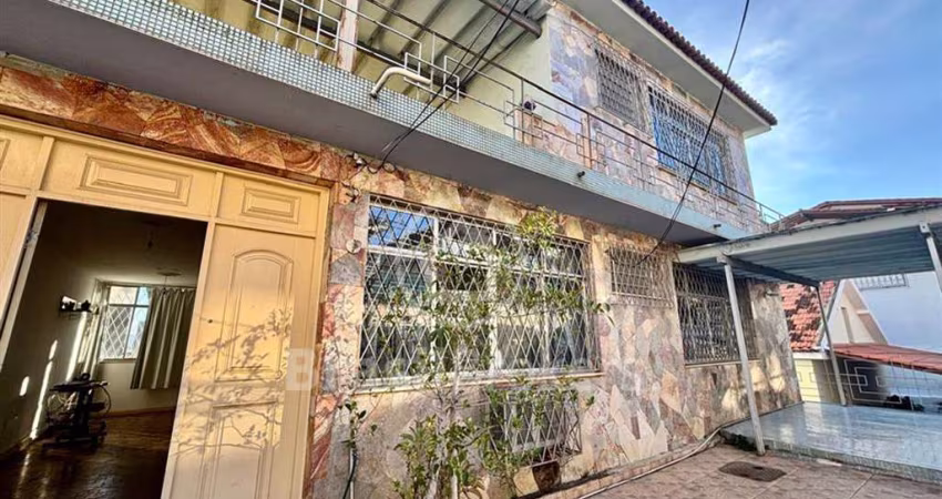Casa 3 quartos no Jardim Guanabara em rua fechada