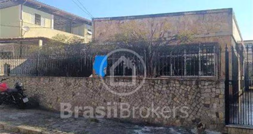 Oportunidade: Casa 3 Quartos, Suíte e Anexo nos Fundos!