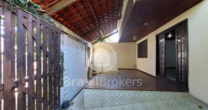 Ótima Casa com área de lazer.