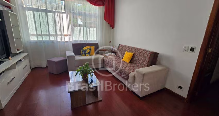 Ótimo apartamento 3 quartos 1 suíte com 3 vagas e elevador Jardim Guanabara