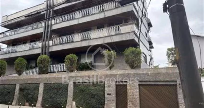 EXCLUSIVIDADE! AMPLA OPORTUNIDADE – 166m² – FRENTE LIVRE – 2 VAGAS – LOCALIZAÇÃO PRIVILEGIADA!