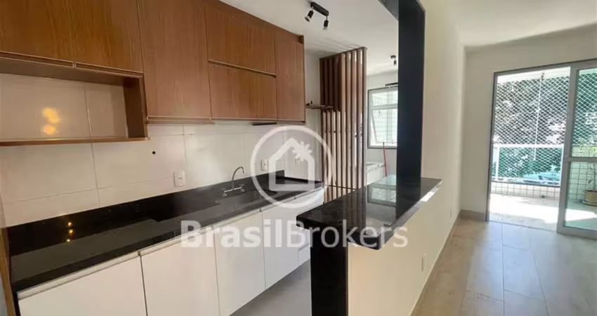 Apartamento 2 quartos, sendo 1 suite- varanda e elevador