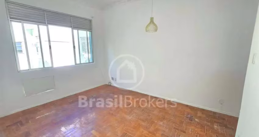 Lindo apartamento entrar e morar sala/1 quarto reformado freguesia