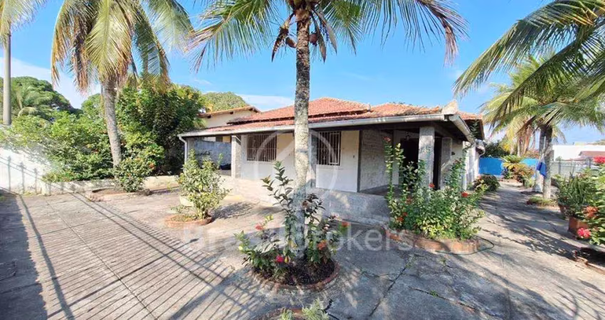 Casa com 3 quartos à venda na Rua Francisco Bicalho, Pontinha, Araruama