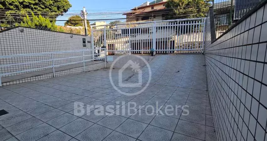 Casa duplex no jardim guanabara para fins comerciais com 357m² - rio de janeiro