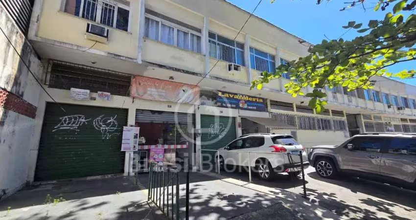 Loja em excelente ponto comercial com banheiro e área de prisma - cacuia - ilha do governador - rj