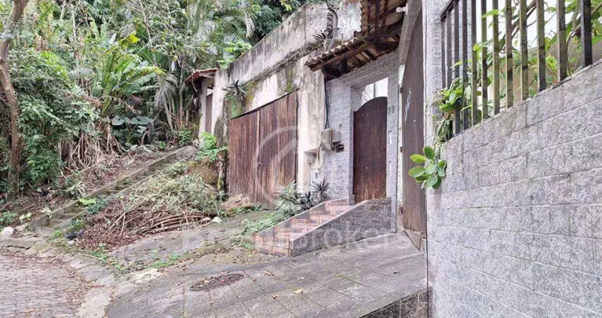 Terreno à venda na Rua Padre Eduardo de Andrade, Maria Paula, São Gonçalo