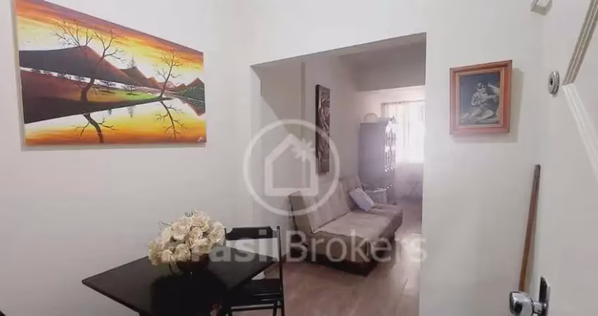 Apartamento a venda  quarto e sala na rua figueiredo magalhães!