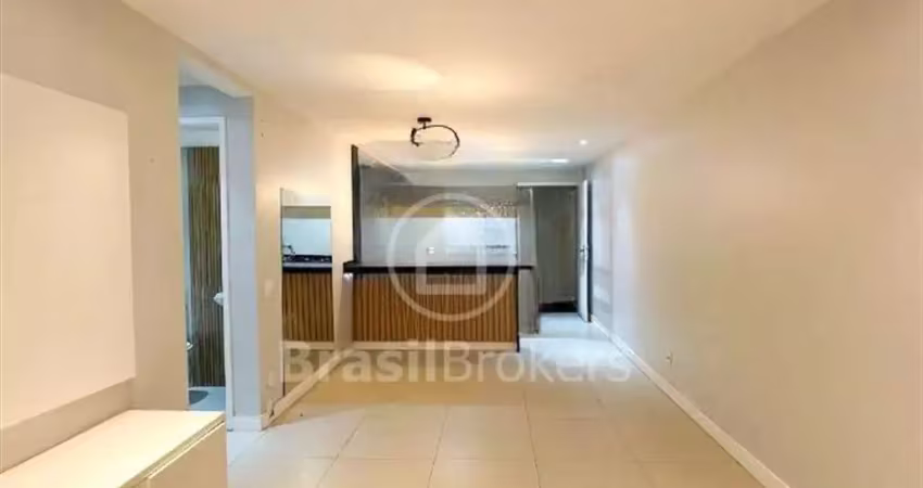 Apartamento a venda 1 quarto COM VAGA em Copacabana, Rio de janeiro RJ.