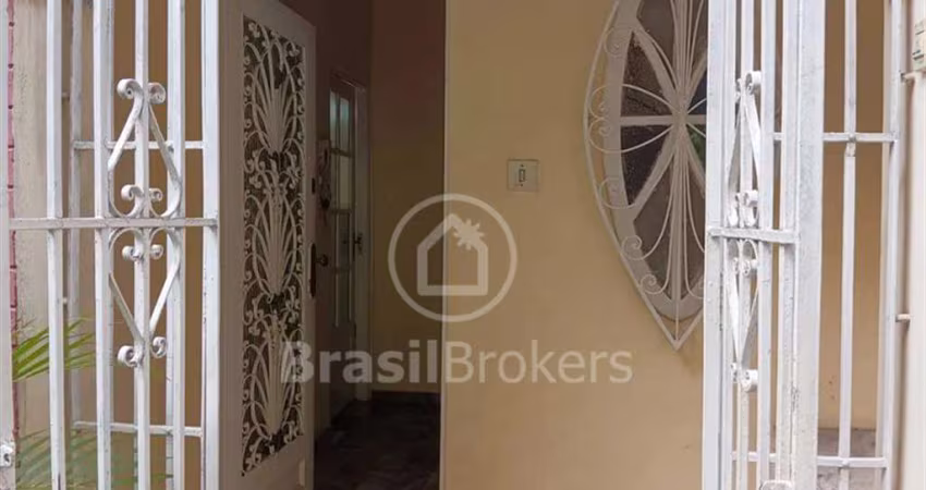 Casa de Vila à venda com 100,00m² e 3 quartos em Copacabana, Rio de Janeiro - RJ
