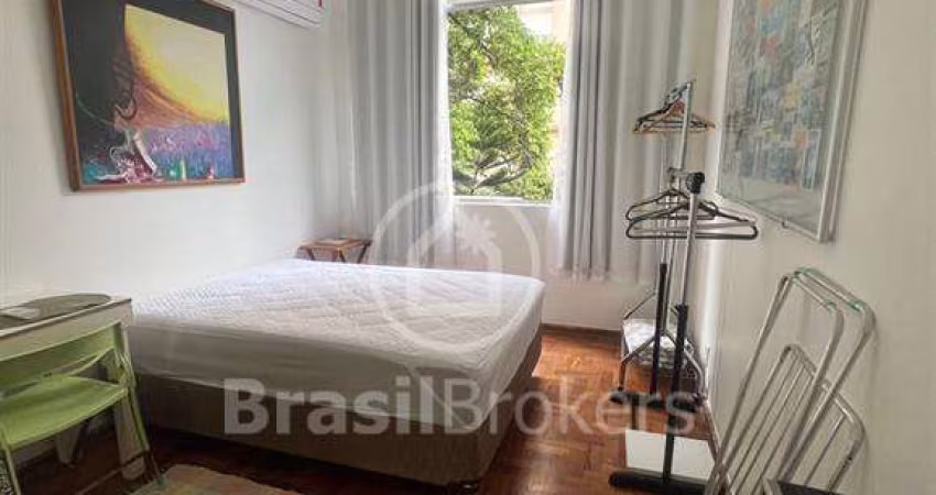 Apartamento, 18:00 m², tipo Kitinet, na Rua Júlio de Castilho, posto 6 Copacabana, Rio de Janeiro