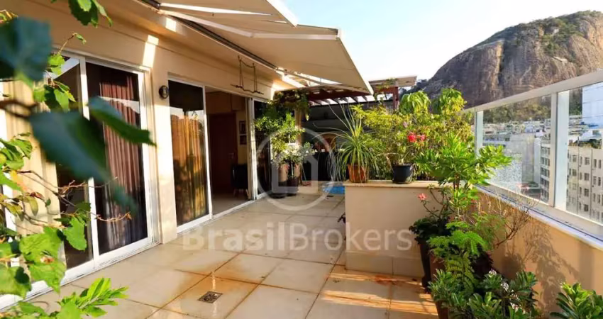 COBERTURA DUPLEX EM COPACABANA REFORMADA
