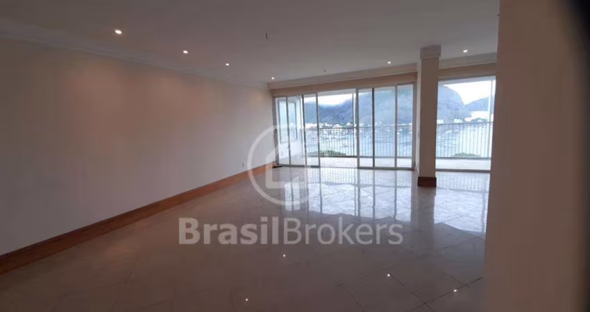 Reformado com 4 Quartos ,2 Suites e 1 Vaga na Rui Barbosa de frente para o Cristo