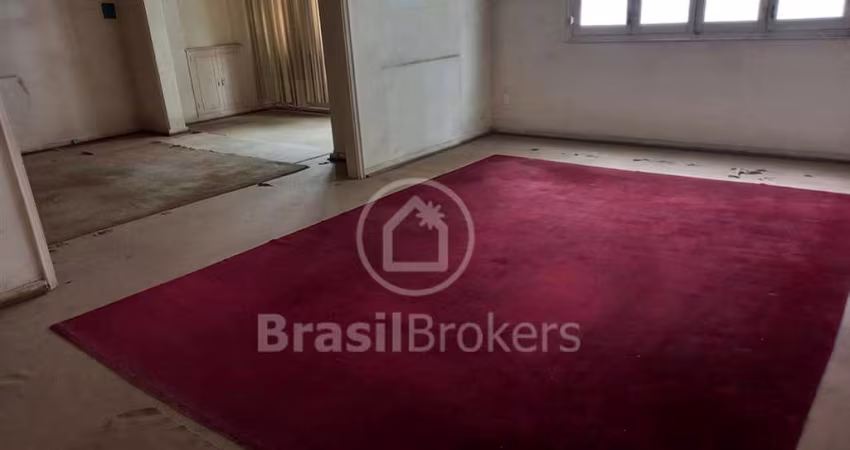 Apartamento com planta diferenciada 168 metros, frente, com vista livre, localização impar