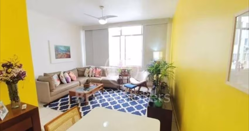 Apartamento no Humaitá, reformado, 2 quartos, 70 m², com vaga