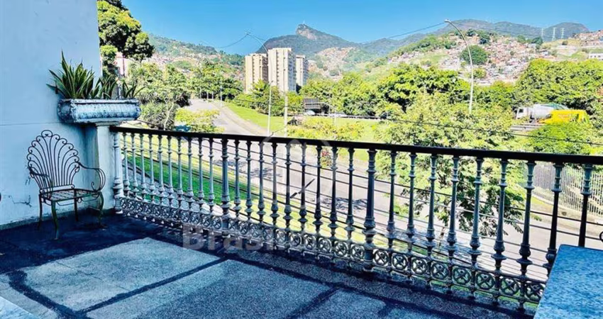 Casa à venda com 300,00m² e 3 quartos em Santa Teresa, Rio de Janeiro - rj
