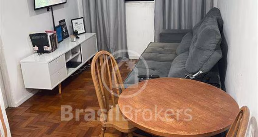 Apartamento  sala quarto a venda na Rua santo Amaro, Catete - Rio de Janeiro