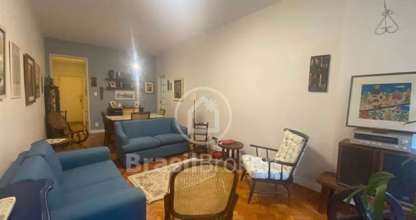 Apartamento á venda de 3 quartos no Leme