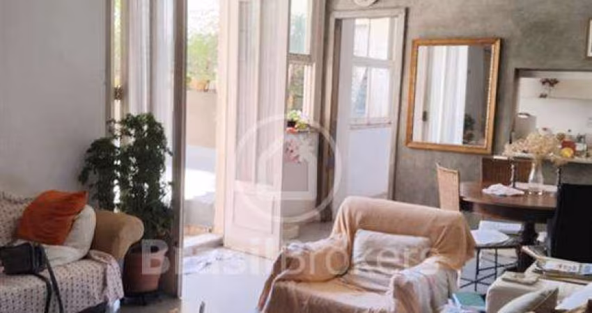 Apartamento Tipo Casa - 3 Quartos à Venda na Rua Humaitá - Humaitá