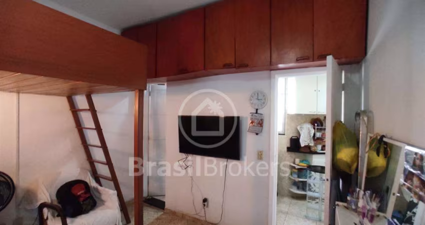 Apartamento à venda com 26 m² e 1 quarto em Copacabana!!