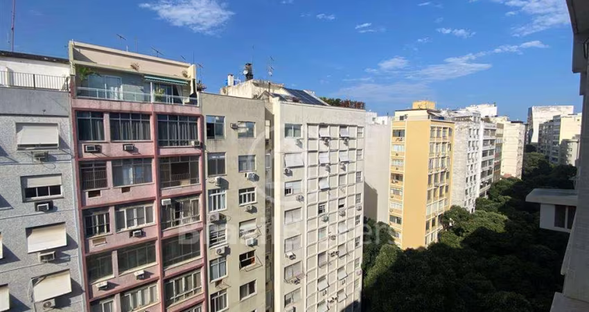 Apartamento 3 qts, 1 suíte com vaga na escritura e ao lado do metrô!!