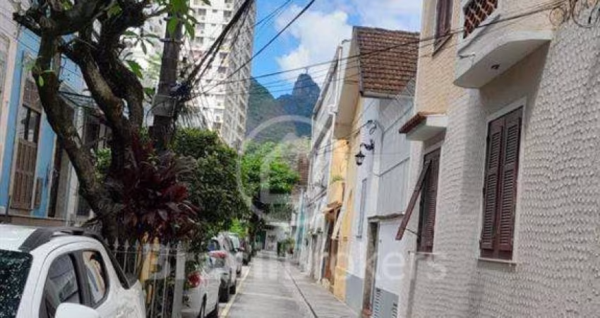 Casa à venda com 122,00m² e 4 quartos em Laranjeiras, Rio de Janeiro - rj