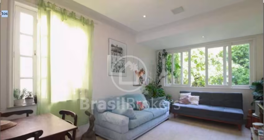 Apartamento aconchegante à venda com 3 quartos, 1 suíte, dependência completa!