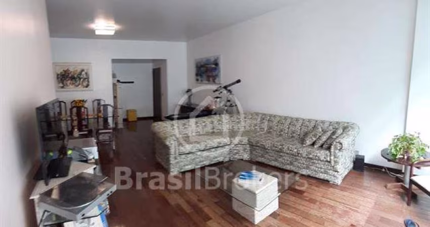 Apartamento à venda com 160,00m² e 3 quartos em Copacabana, Rio de Janeiro - rj