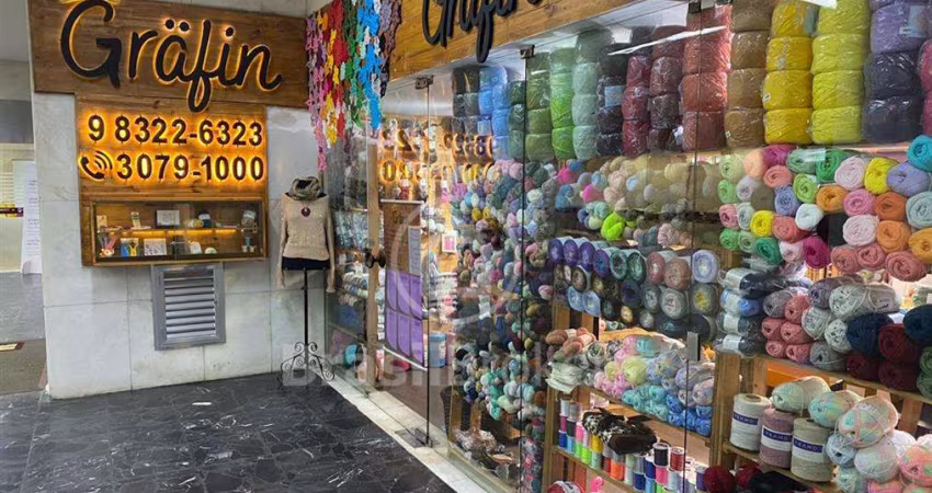 Copacabana loja de galeria  bem localizada no posto 5