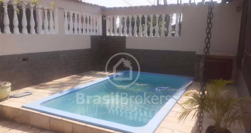 Casa à venda com 61,00m² e 3 quartos em Iguaba Grande, Iguaba Grande - rj