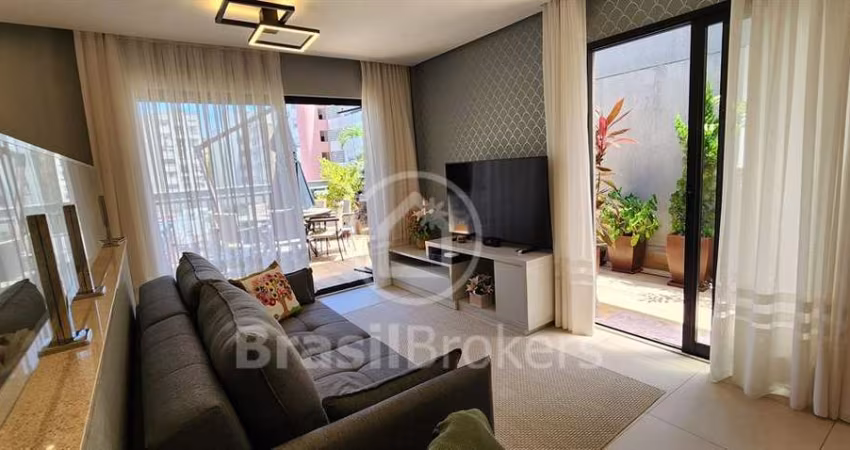Cobertura Duplex com 169 m², 3 quartos (2 suítes), escritório, toda mobiliada, vista livre para Parque Guinle, 2 vagas de garagem a 5 min do metrô.