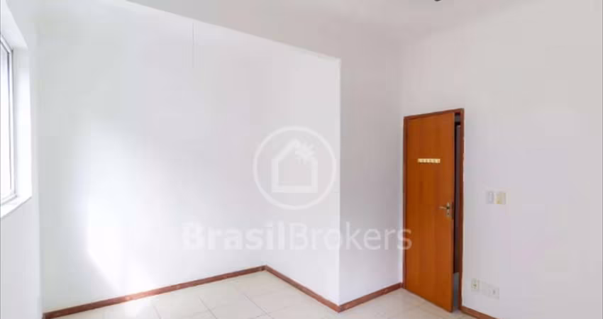 Casa à venda com 121m², 4 quartos e 1 vaga