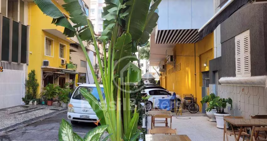 Apartamento à venda com 157,00m² e 3 quartos em copacabana, rio de janeiro -rj