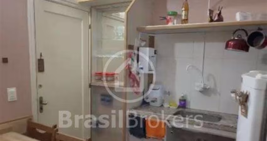 Flat no Summerville Apart, com vista verde no Bairro Vila Suíssa