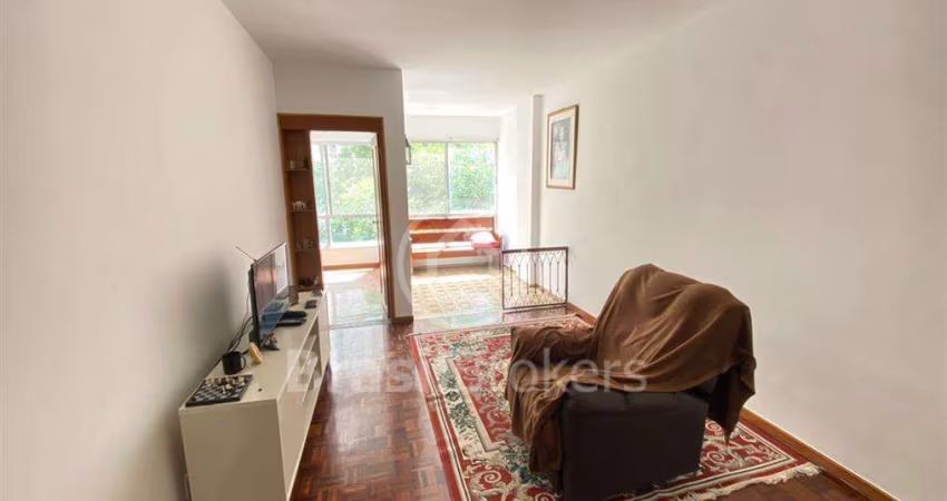 Apartamento de 3 quartos e vaga à venda no Leme.