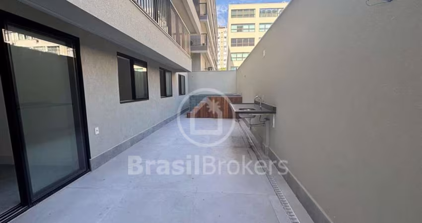 Leblon, predio novo da Mozak, excelente garden com piscina a area externa. Predio com infraestrutura total. 1 vaga de garagem.
