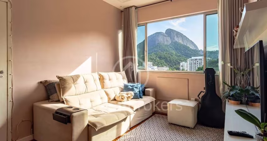 Melhor localização da Gávea ! Vista livre e excelente planta de sala e 3 quartos, com 1 vaga e portaria 24 horas !